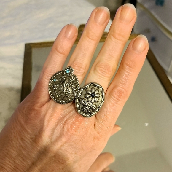2 Stretch Statement Rings - Picture 4 of 4